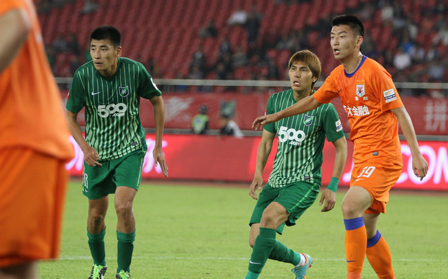 包含杭州绿城主场战平山东鲁能，取得宝贵积分的词条