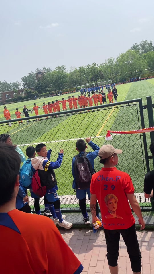 包含杭州绿城主场战平山东鲁能，取得宝贵积分的词条