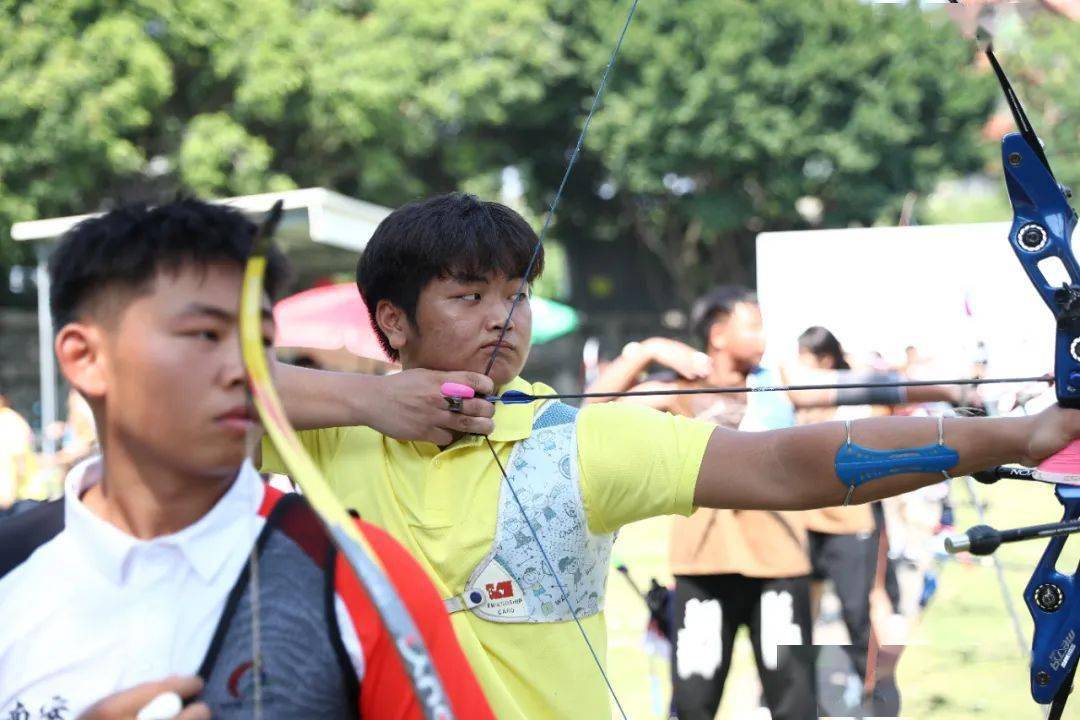 新加坡射箭选手激动吼声震天的简单介绍