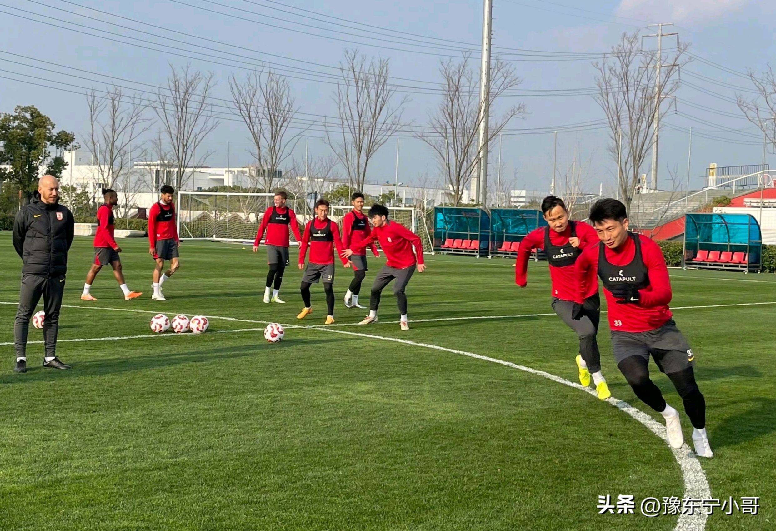 河南男篮全队备战两场热身赛