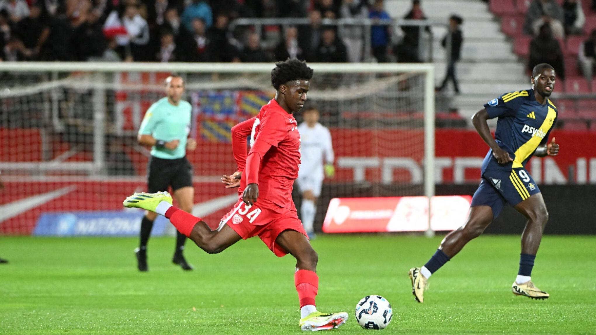 梅斯客场击败里尔，豪取三分