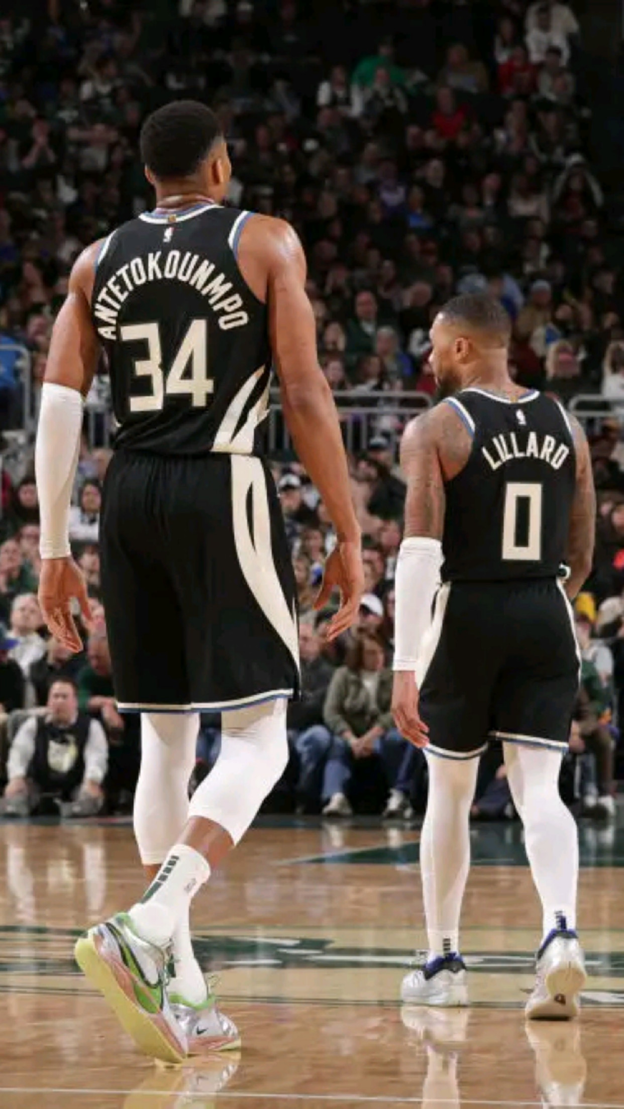 包含雄鹿惊险胜骑士，取得连胜佳绩的词条