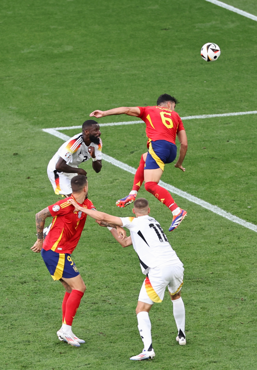 西班牙球员加盟足球联赛