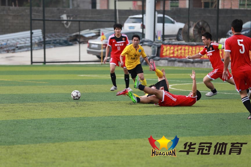 柏林赫塔球迷抗议俱乐部管理层决定的简单介绍