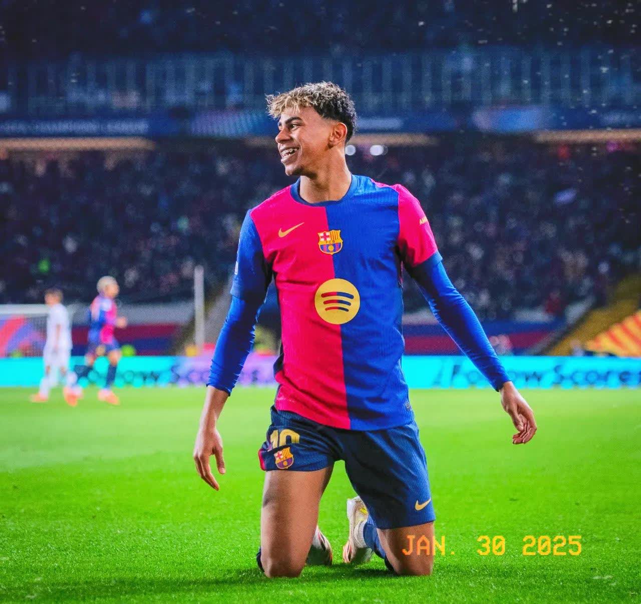 个个球员都在赛场上闪光发亮的简单介绍 个个球员都在赛场上闪光发亮的简单介绍