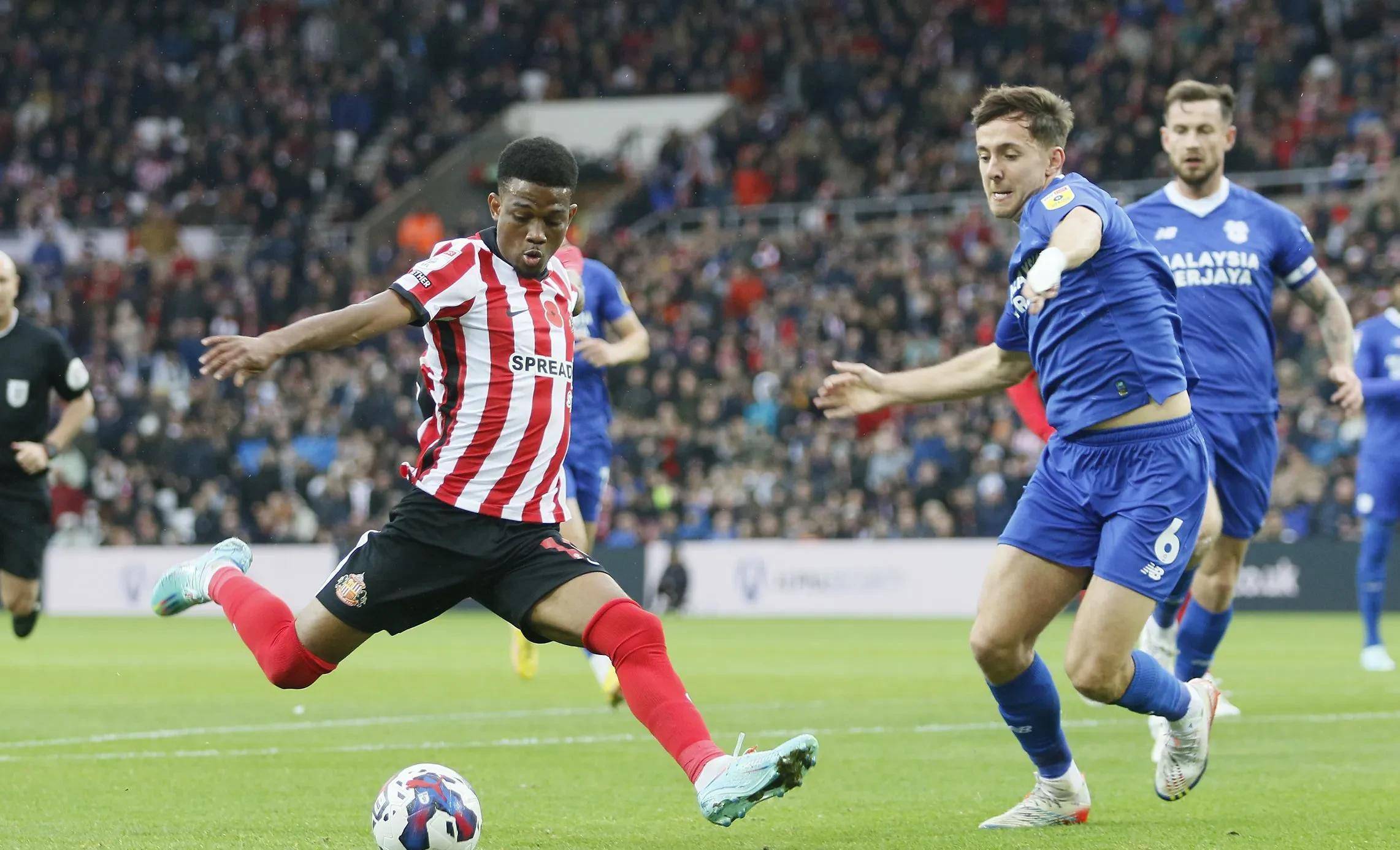 沃特福德客场击败利兹联，取得关键三分的简单介绍