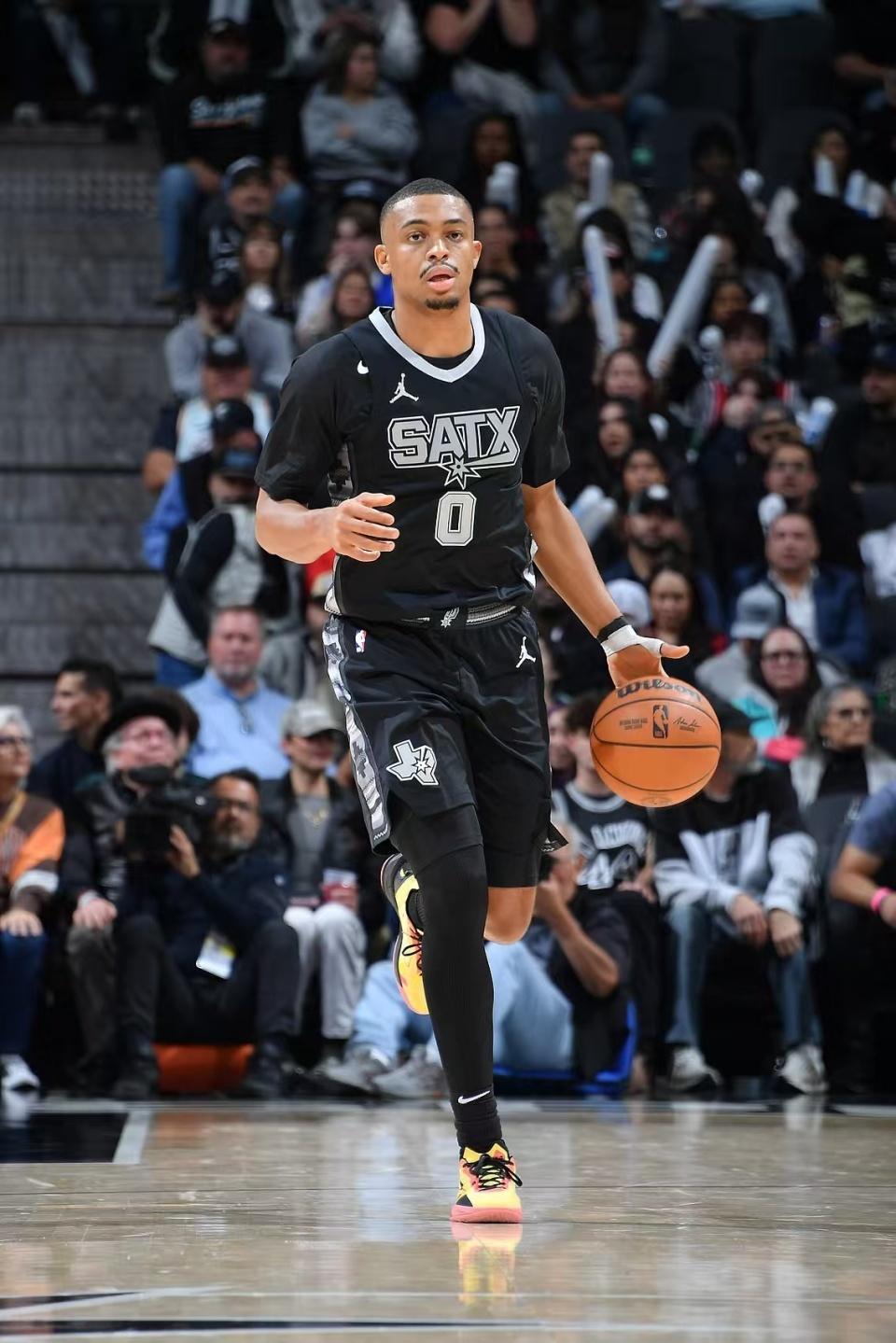 包含快船全明星齐聚,横扫马刺晋级半决赛的词条 包含快船全明星齐聚,横扫马刺晋级半决赛的词条