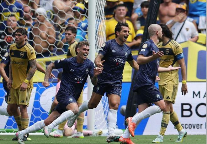 包含阿根廷队逼平荷兰，英格兰队惊险晋级四强的词条