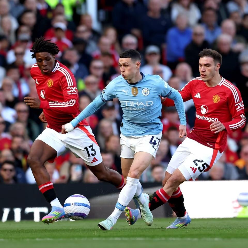 包含曼城遭遇凯尔特人不敌，德甲局势紧张的词条