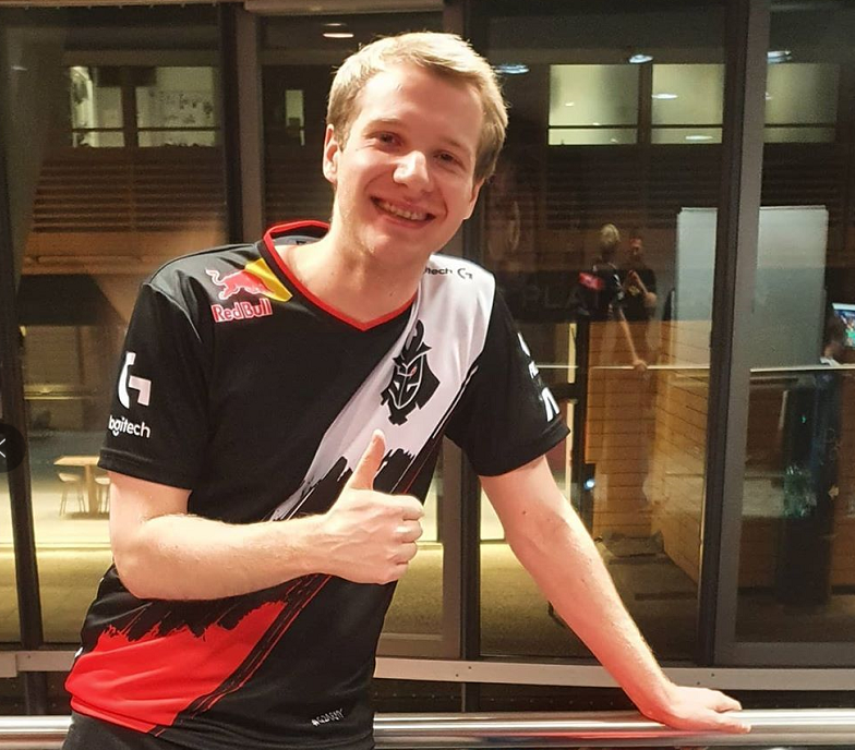 FNC翻盘FLY，Jankos开启传奇时刻半决赛3:0（巴黎）