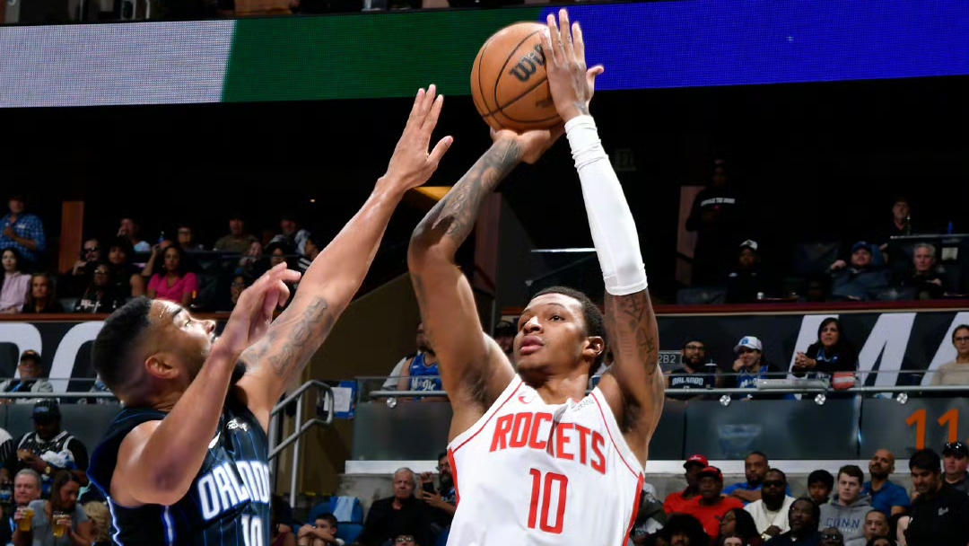 火箭连克马刺，豪取胜利