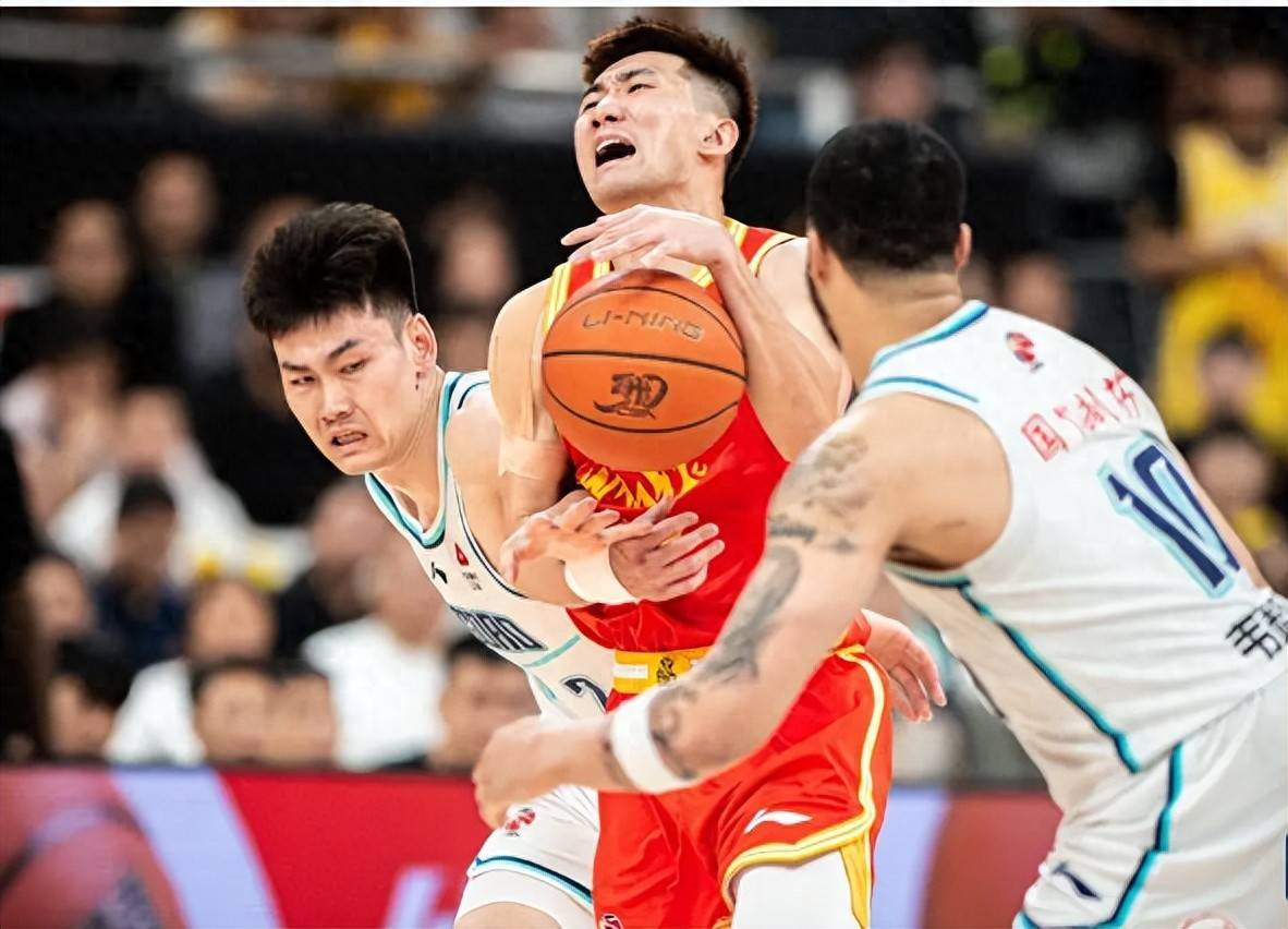 包含青岛队险胜浙江队，布克点燃赛场的词条