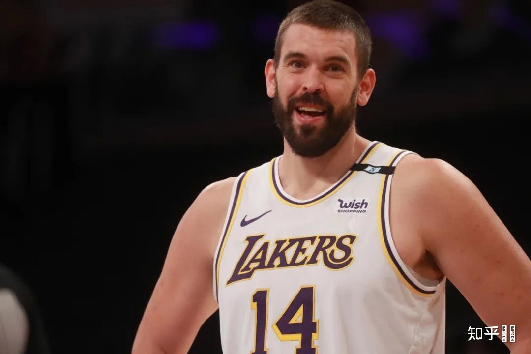 湖人力克山西队，布克在F1街道赛接管比赛