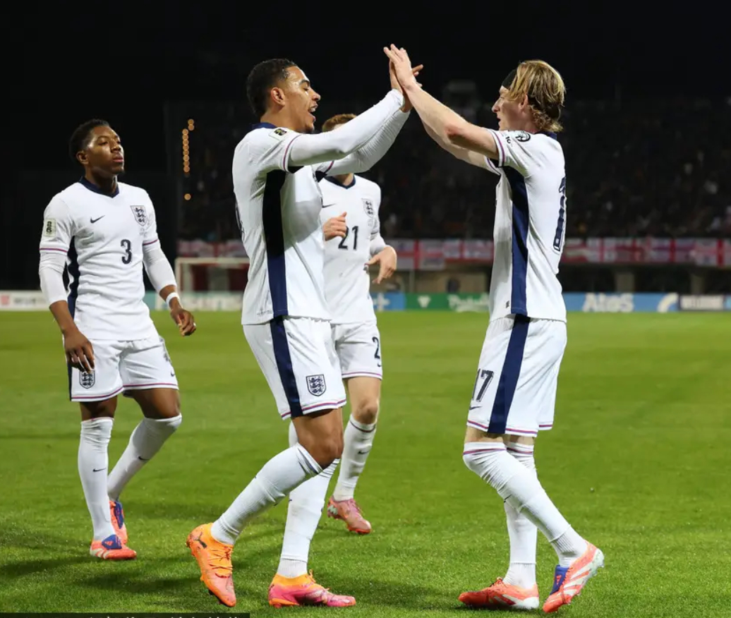 英格兰斩落美国，拉什福德在世界排名争夺战接管比赛