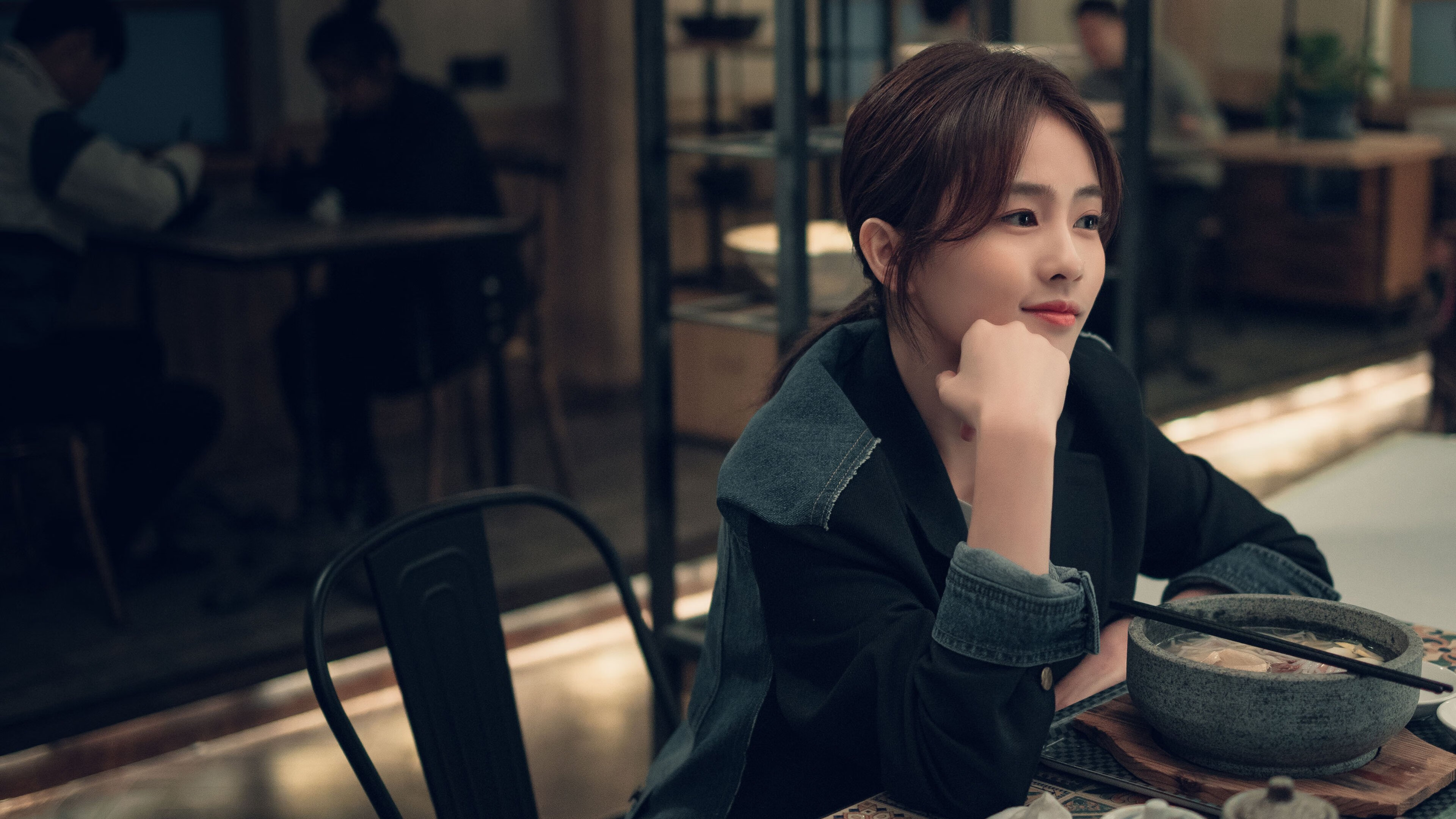 锡安进攻端无人可挡，奇才压哨击败上海队